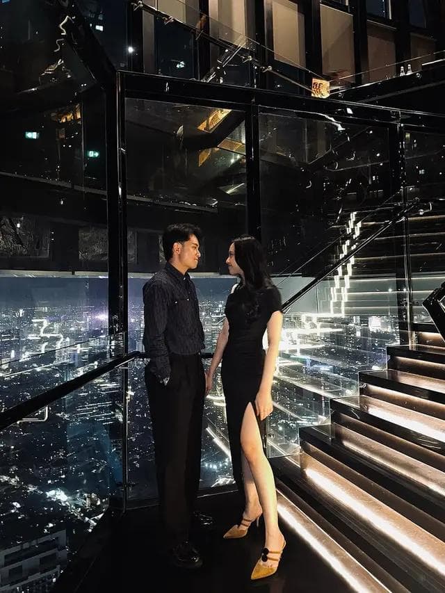 Momen Romantis Lyodra dan Randy Martin Saat Rayakan Natal Perdana Bersama