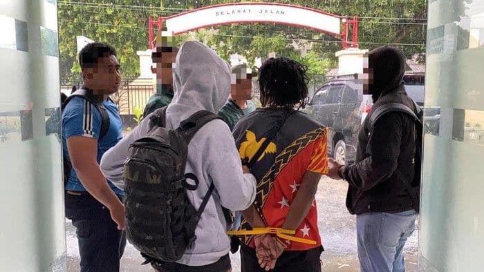 Polisi Tangkap 2 Pemasok Amunisi Ilegal untuk KKB di Jayapura, Termasuk Penyedia Dana