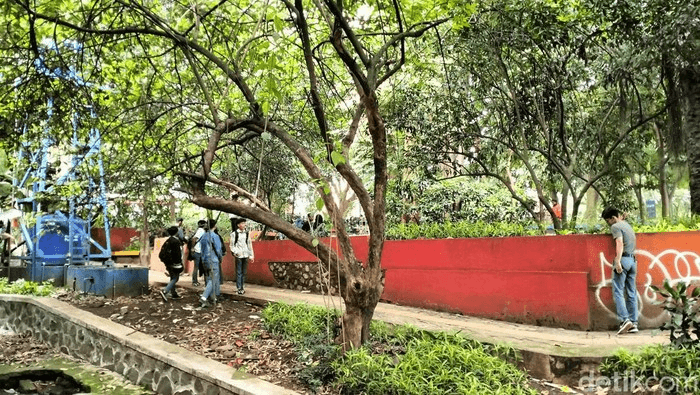 Koin Jagat Jadi Tren, Taman Kota Bandung Terancam Rusak