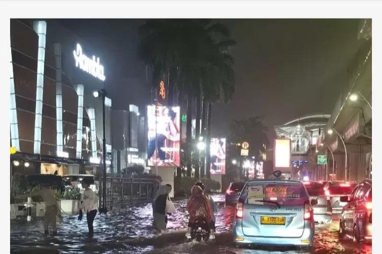 Jakarta Kembali Jadi "Kota Terapung", Banjir Lumpuhkan Aktivitas