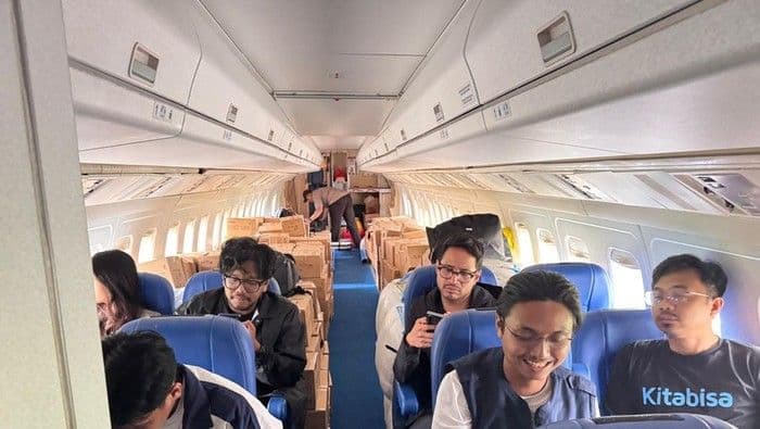 Polri Bantu Ferry Irwandi dan Jovi Kirim Bantuan untuk Korban Bencana di Sumatera